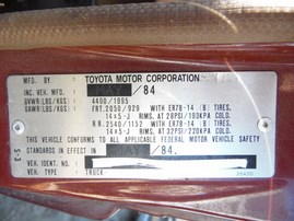 1984 TOYOTA TRUCK DLX BURGUNDY XTRA CAB 2.4L MT 2WD Z18359